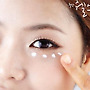 20대부터 아이크림 꼭 발라야 주름 예방될까?