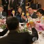 동포들과 건배하는 박 대통령