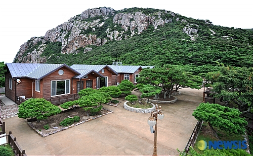 >송기자 여행사진<주위경관이 아름다운 '홍도등대' 숙소