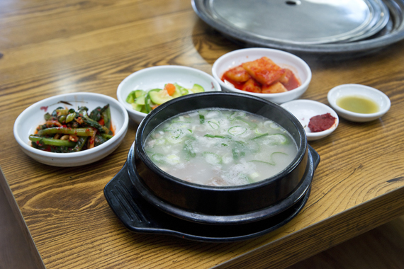 [맛난 집 맛난 얘기] 스산한 가을, 허한 속 덥혀줄 어머니 표 ‘묵안리 스타일’ 갈비곰탕