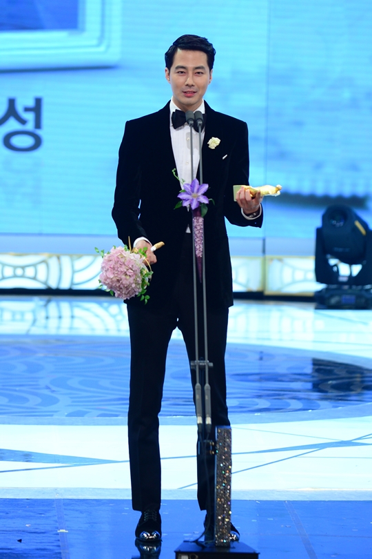 역대 연기대상 최연소 공로상 수상자.jpg | 인스티즈