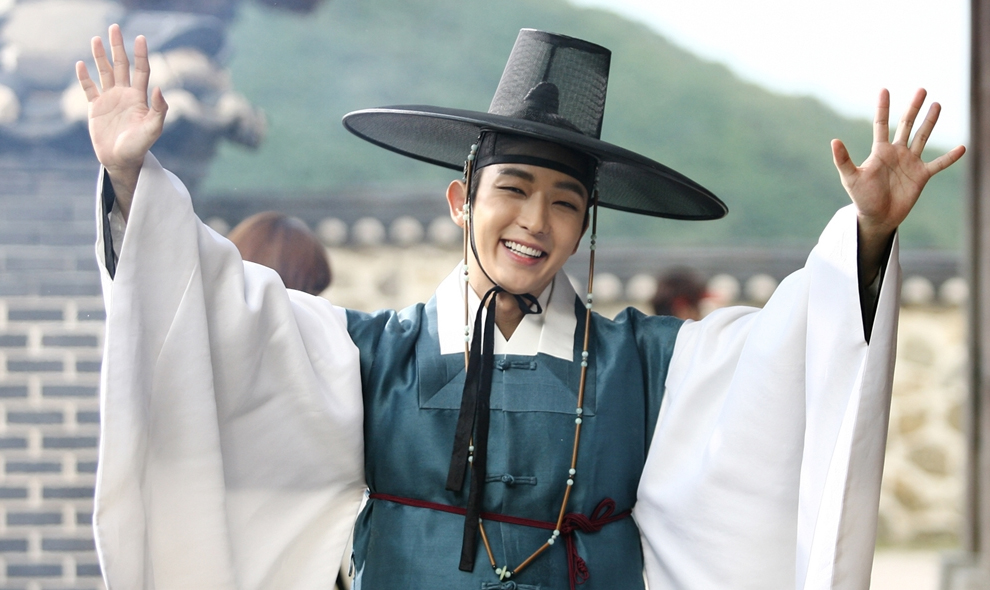 밤을 걷는 선비 이미지