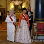 국빈만찬장 향하는 박 대통령과 여왕